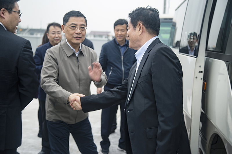 20210401上海市彭沉雷副市長考察葉榭樓房式種豬場